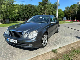 Mercedes E-Class foto 2