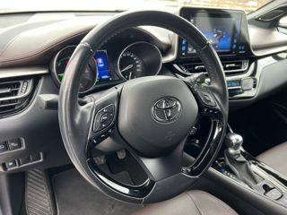 Toyota C-HR foto 15