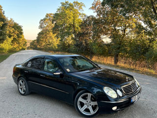 Mercedes E-Class foto 2