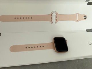Apple Watch Series 5 , Gold Aluminum Case 40mm, Pink Sport Band foto 10
