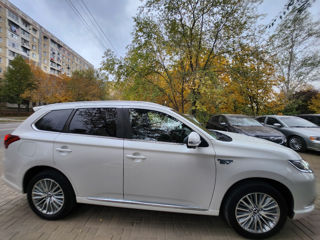 Mitsubishi Outlander foto 16