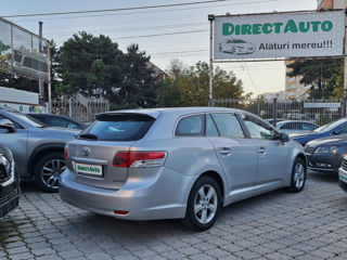 Toyota Avensis foto 2