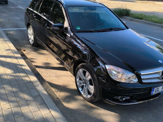 Mercedes C-Class foto 2