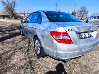 Mercedes C-Class foto 4