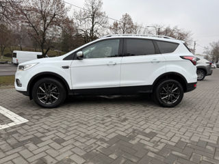 Ford Kuga foto 2