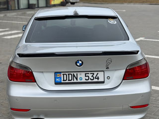 BMW 5 Series foto 6