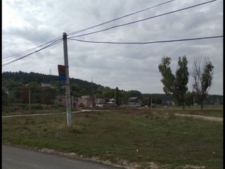 10 ari de teren destinat pentru construcții, la 16 km de Chișinău.