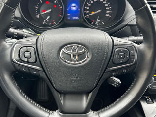 Toyota Avensis foto 5