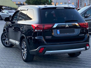 Mitsubishi Outlander foto 3