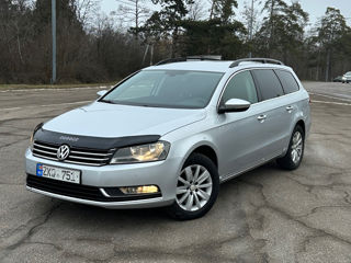 Volkswagen Passat foto 2