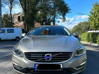 Volvo V60 foto 1