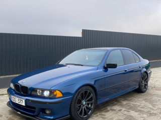 BMW 5 Series foto 2