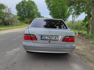 Mercedes E-Class foto 5