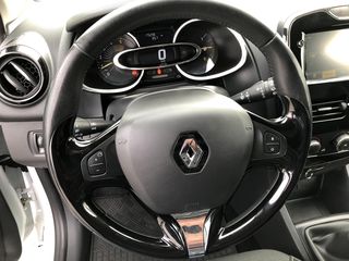 Renault Clio foto 9