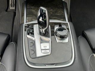 BMW 7 Series foto 14