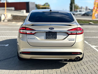 Ford Fusion foto 5