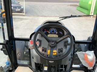 Tractor LS XP101 cu cabina, 101 CP, motor Iveco Tier IV, tractiune 4x4 foto 5