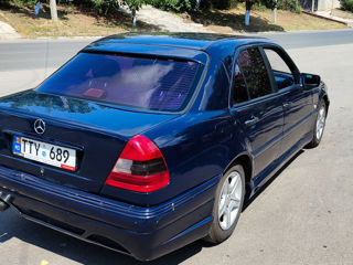 Mercedes C-Class foto 5