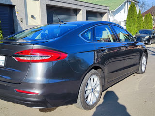 Ford Fusion foto 2