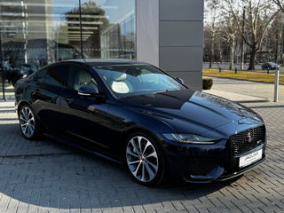 Jaguar XE фото 8