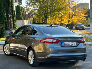 Ford Fusion foto 6