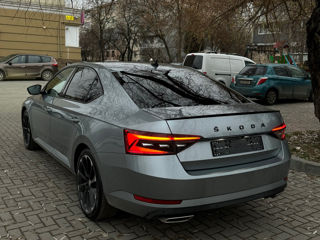 Skoda Superb foto 2