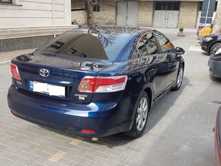 Toyota Avensis foto 4