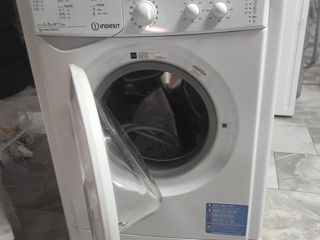 Mașină de spălat rufe Indesit Nouă!!!