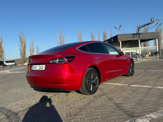 Tesla Model 3 foto 3