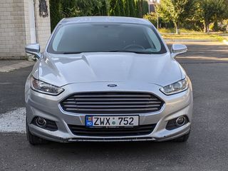 Ford Fusion foto 2