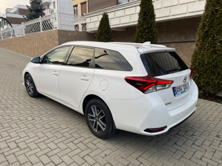 Toyota Auris foto 4