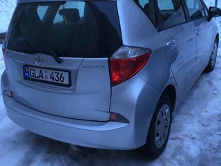 Toyota Verso-S foto 2