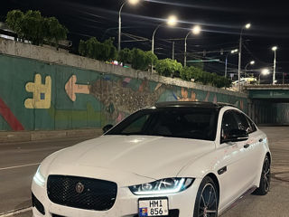 Jaguar XE фото 1