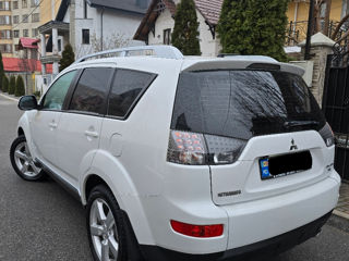 Mitsubishi Outlander foto 3