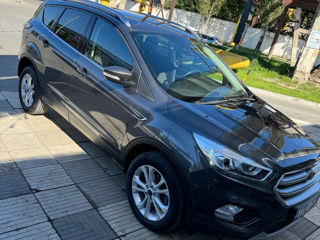 Ford Kuga foto 1