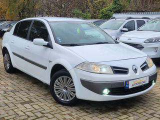 Renault Megane foto 2