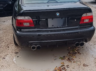 BMW 5 Series foto 1