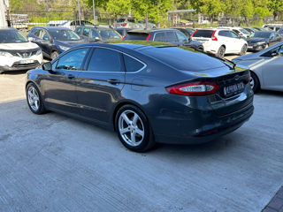 Ford Mondeo foto 8