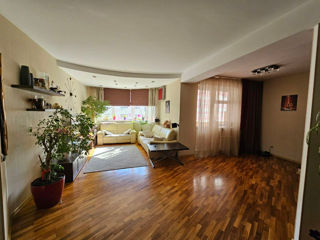 Apartament cu 3 camere, 145 m², Botanica, Chișinău foto 10