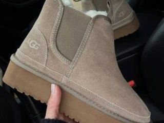 UGG în cutie mărimi disponibile  Pe Loc