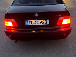 BMW 3 Series foto 2