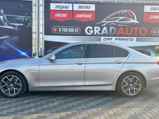 BMW 5 Series foto 5