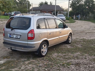 Opel Zafira foto 5