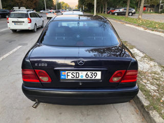 Mercedes E-Class foto 6