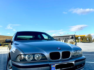 BMW 5 Series foto 2