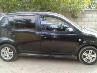 Daihatsu Sirion foto 1