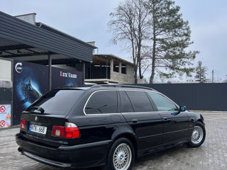 BMW 5 Series foto 4