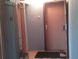 Vind apartament in stare foarte buna , posibil schimb pe apartament in Chisinau fara reparatie foto 7