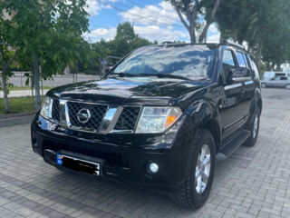 Nissan Pathfinder foto 2