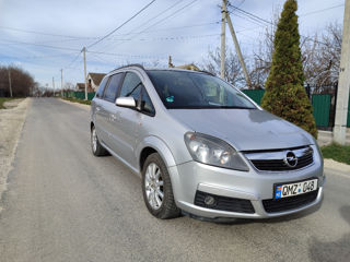 Opel Zafira foto 2